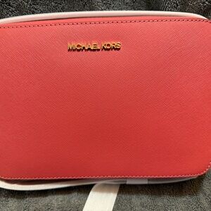 Michael Kors Jet Set Travel Medium Crossbody Bag in Light Berry - NEW